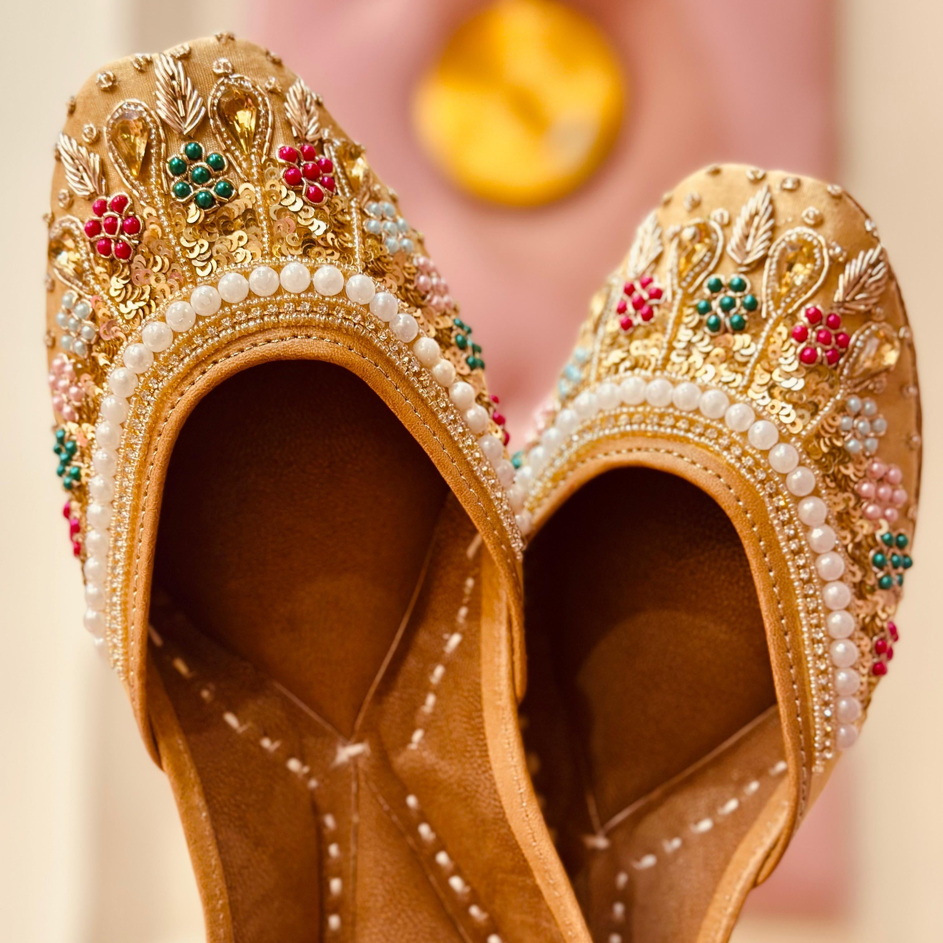 Punjabi Jutti heavy multi flower stone Work2701