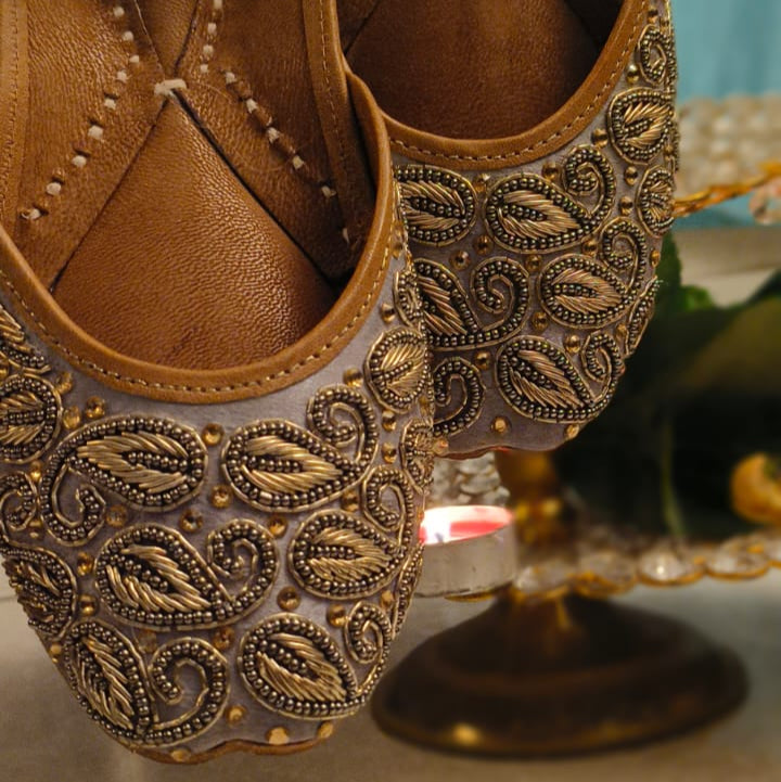 Punjabi Jutti Heavy Golden Work2802