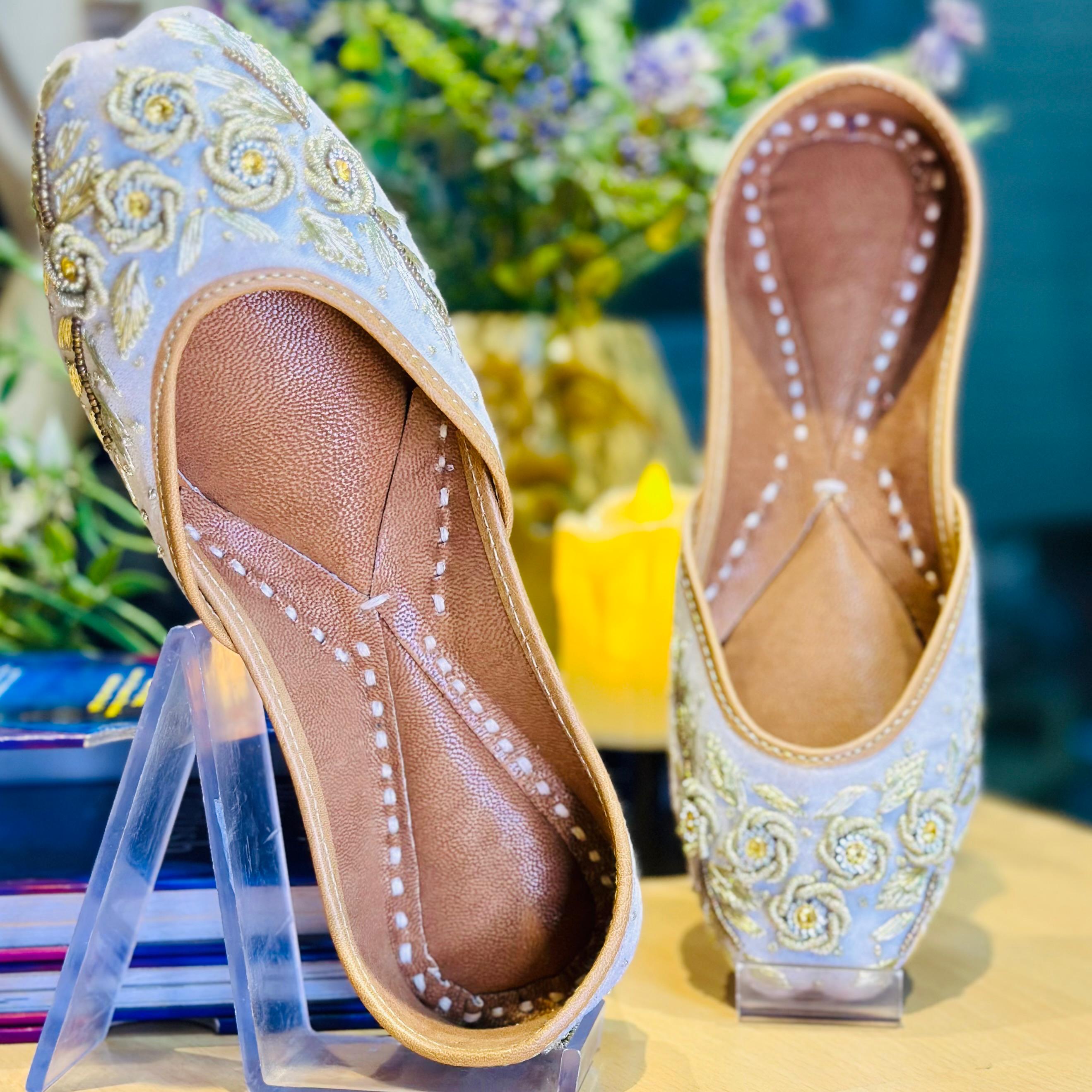 Punjabi Jutti  aari work flower 2920